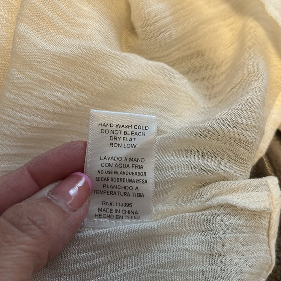 En Creme blouse - Picture 9 of 9